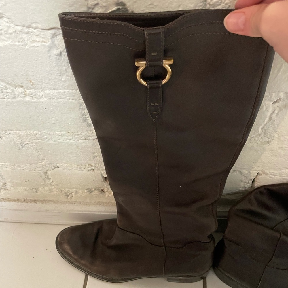 Brown Salvatore Ferragamo riding boots - Picture 2 of 4